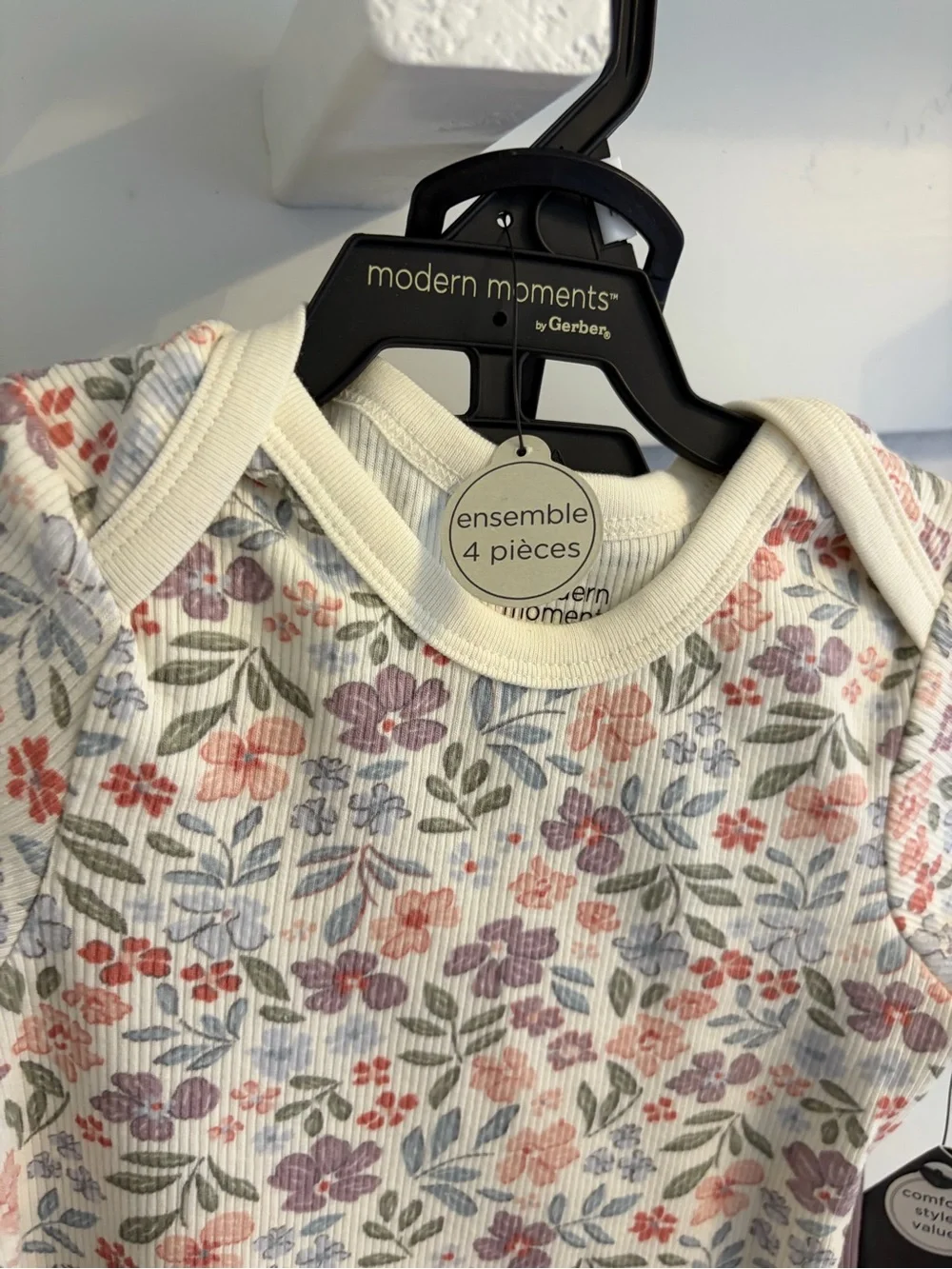 Modern Moments by Gerber 4-pack short sleeve bodysuit/shorts set